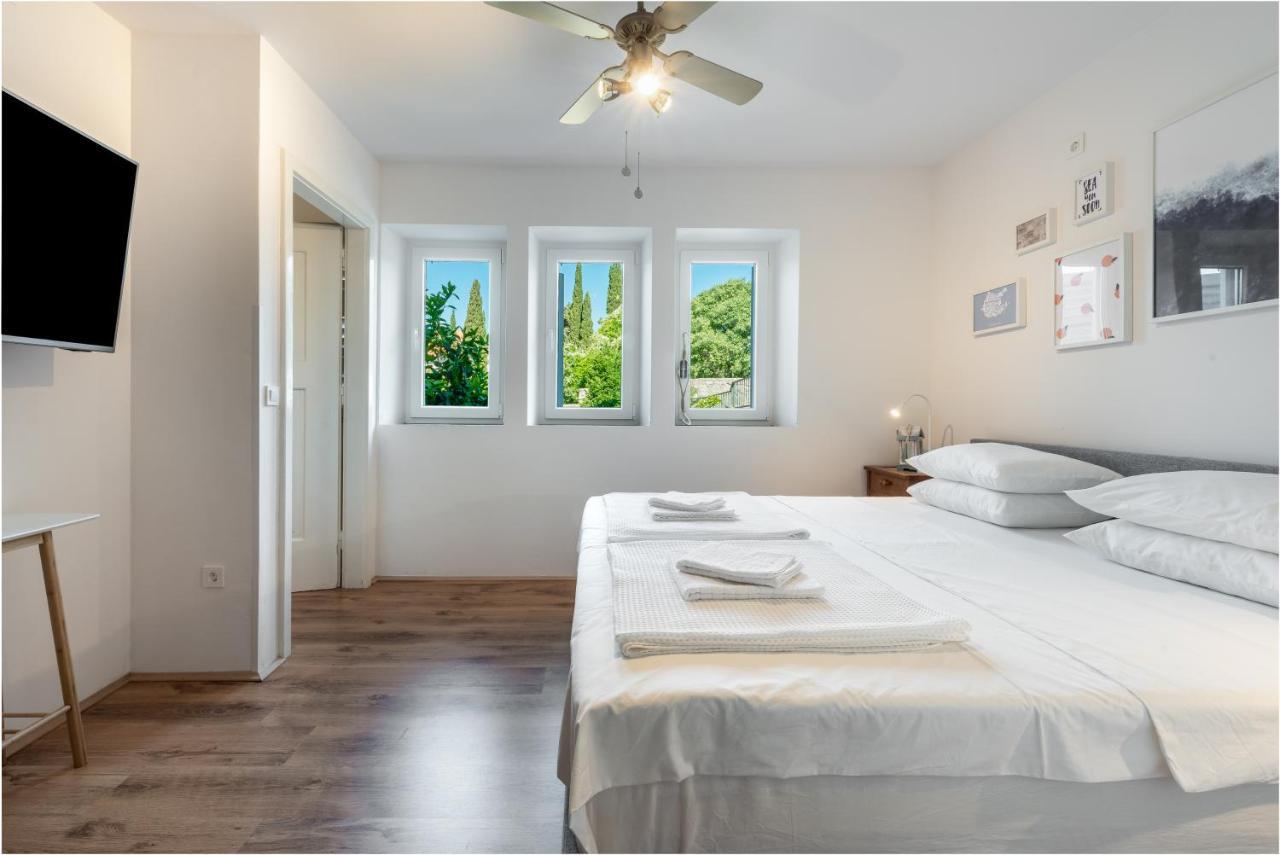 Apartment Near Old Town, Free Parking & Huge Garden Dubrovnik Exteriör bild